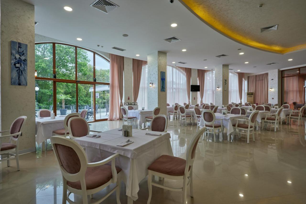 Hotel Continental Sables d'or Extérieur photo