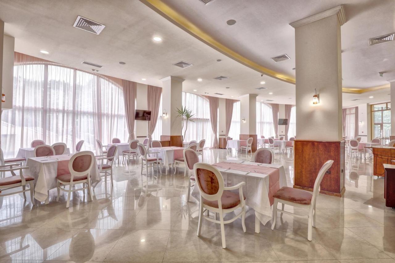 Hotel Continental Sables d'or Extérieur photo