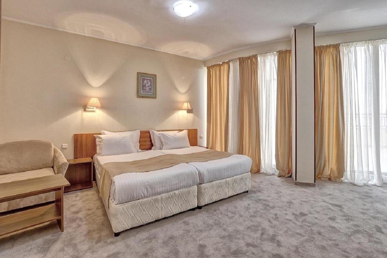 Hotel Continental Sables d'or Extérieur photo