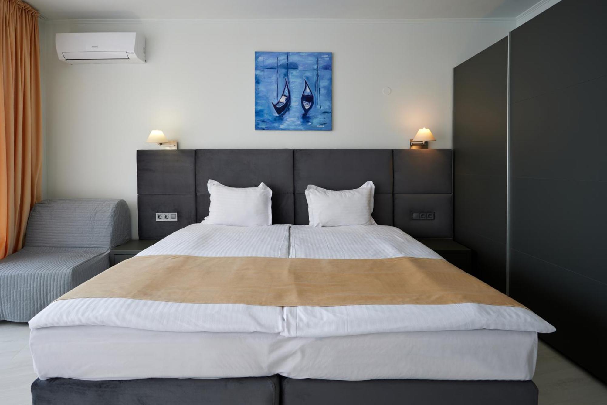 Hotel Continental Sables d'or Extérieur photo