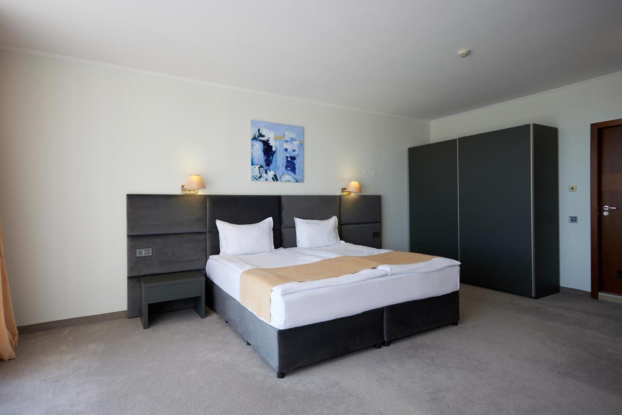 Hotel Continental Sables d'or Extérieur photo
